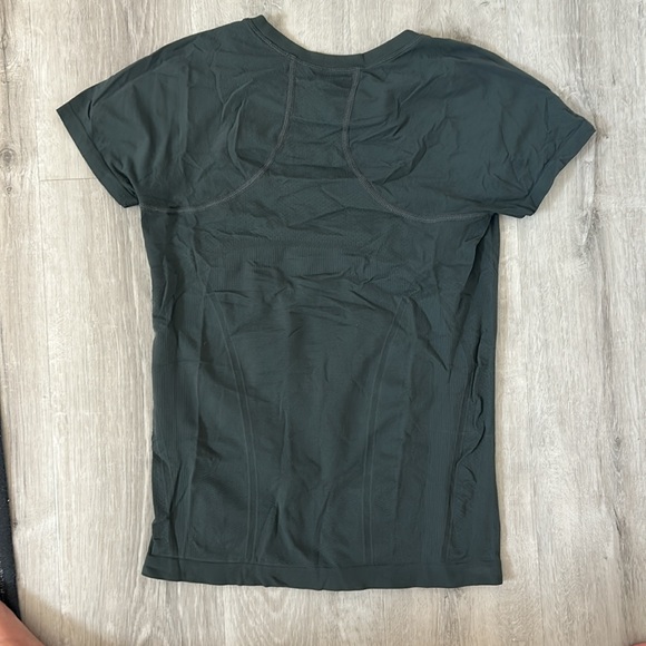 Athleta Fitted Shirt Size M - Picture 2 of 2